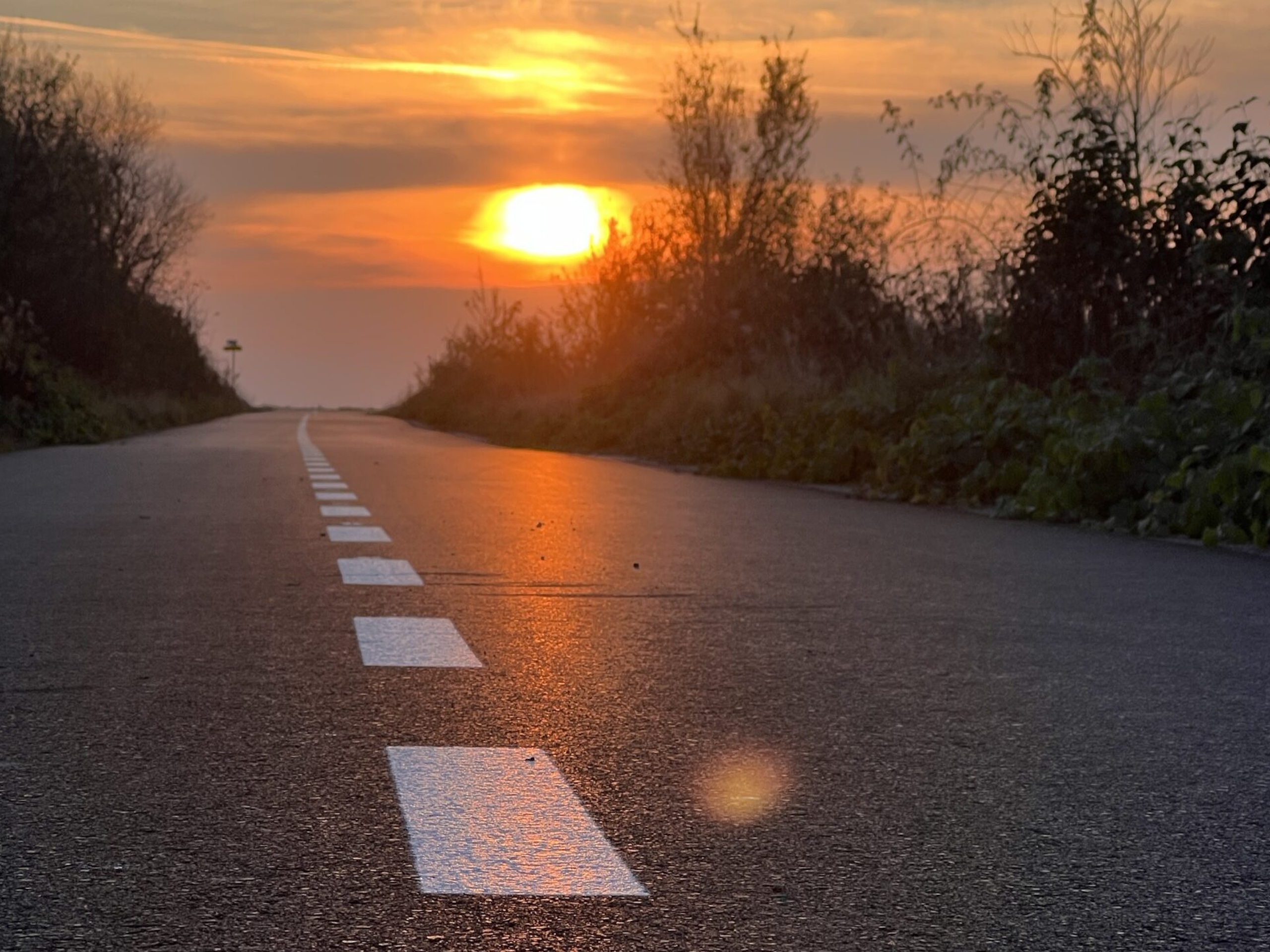 Od startovní čáry ke startovací dráze: Cyklistika u Kbelského letiště