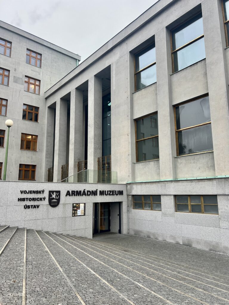 Armádní muzeum