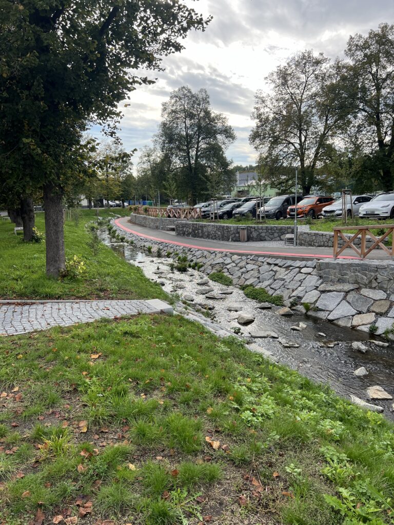 Cyklostezka skrz Říčany_Do Prahy na kole