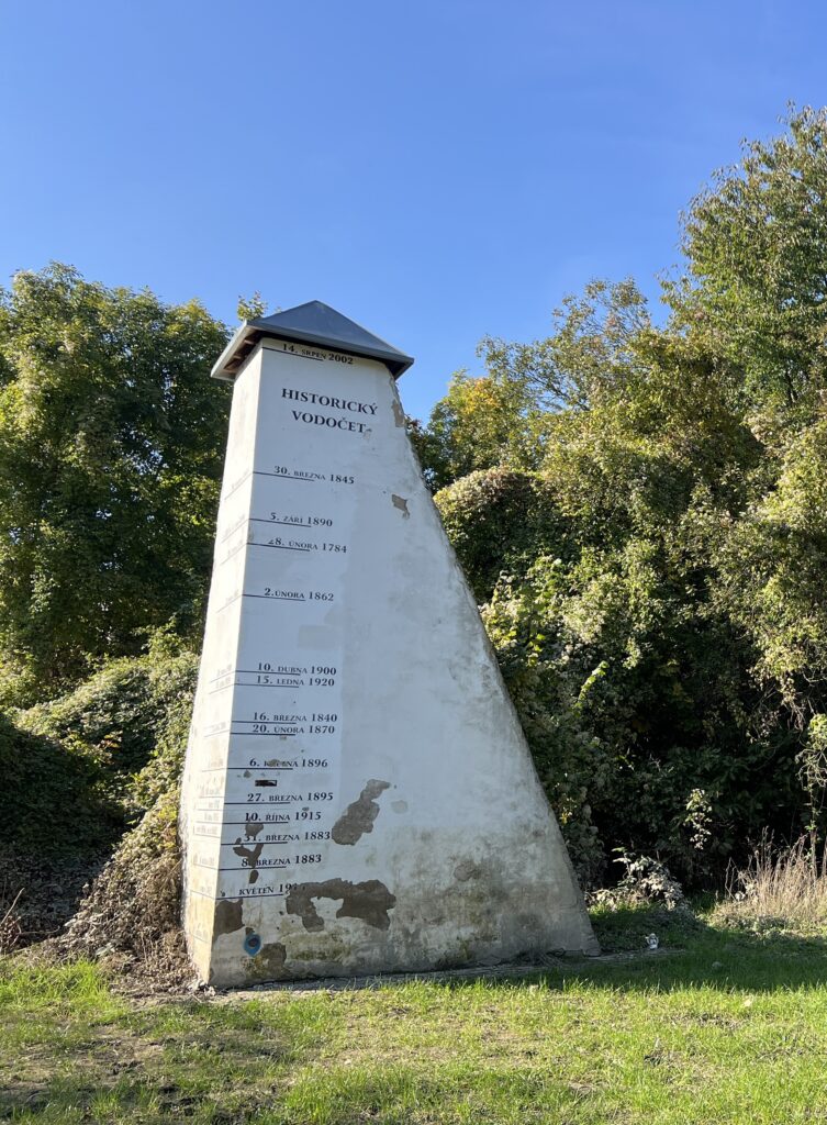 Historický vodočet_Dolní Beřkovice