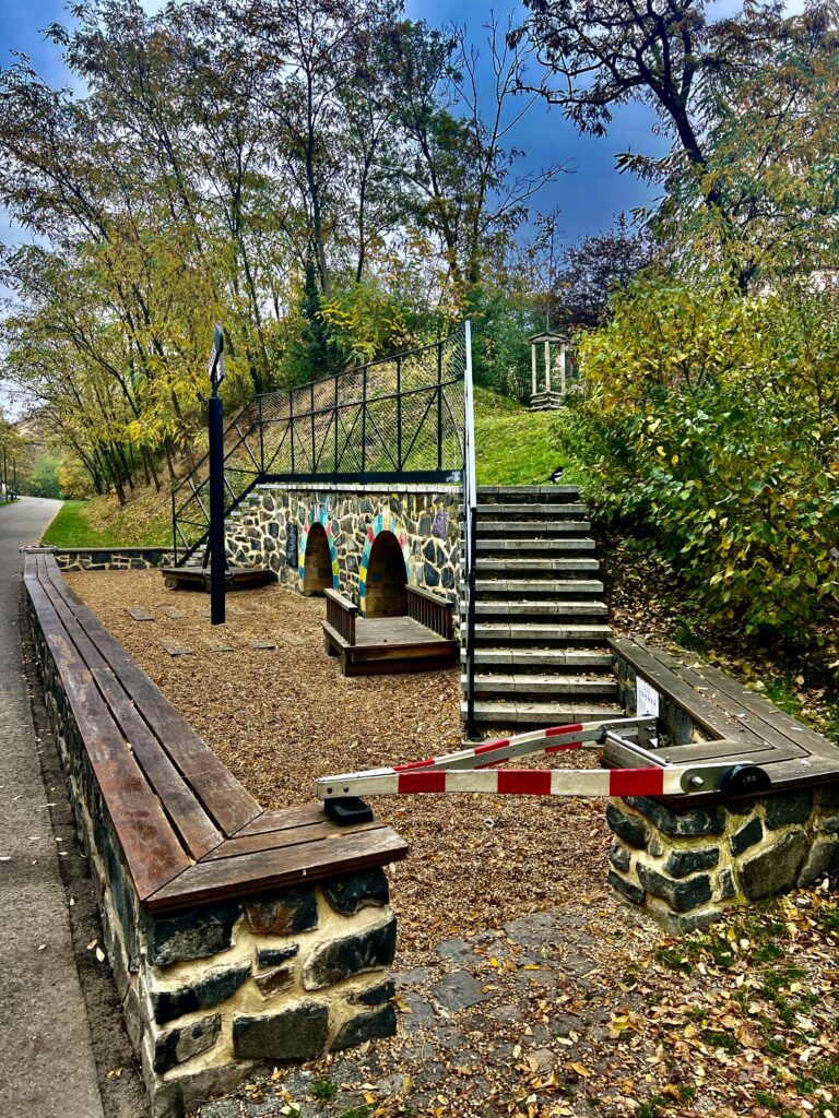 Hřiště_Cyklostezka Vítkov_po bývalé železniční trati