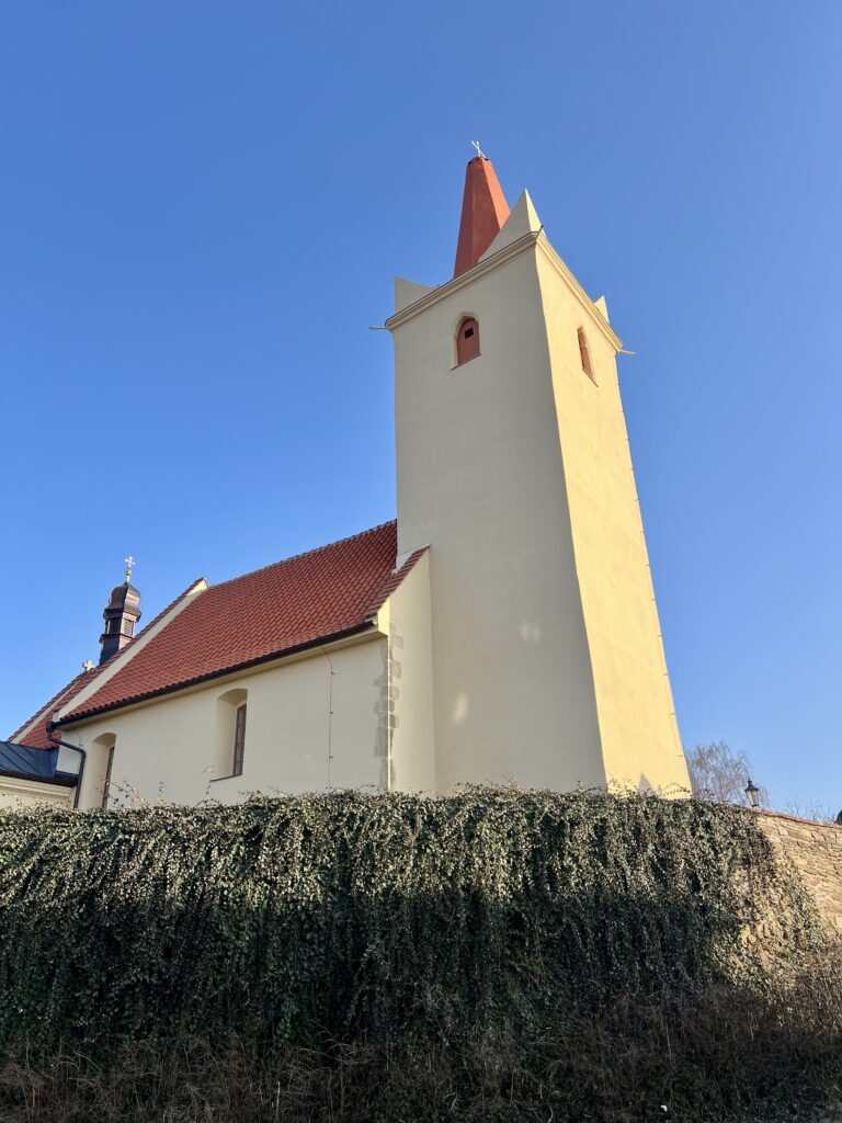 Kostel narození Panny Marie_Červené Pečka