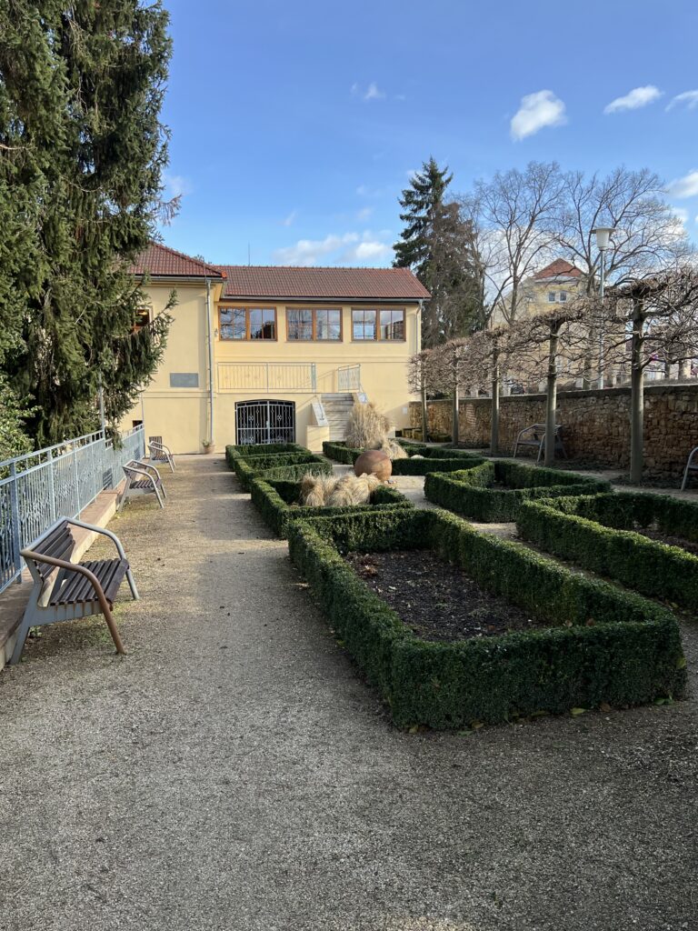 Skleněný dům - Lázně Toušeň