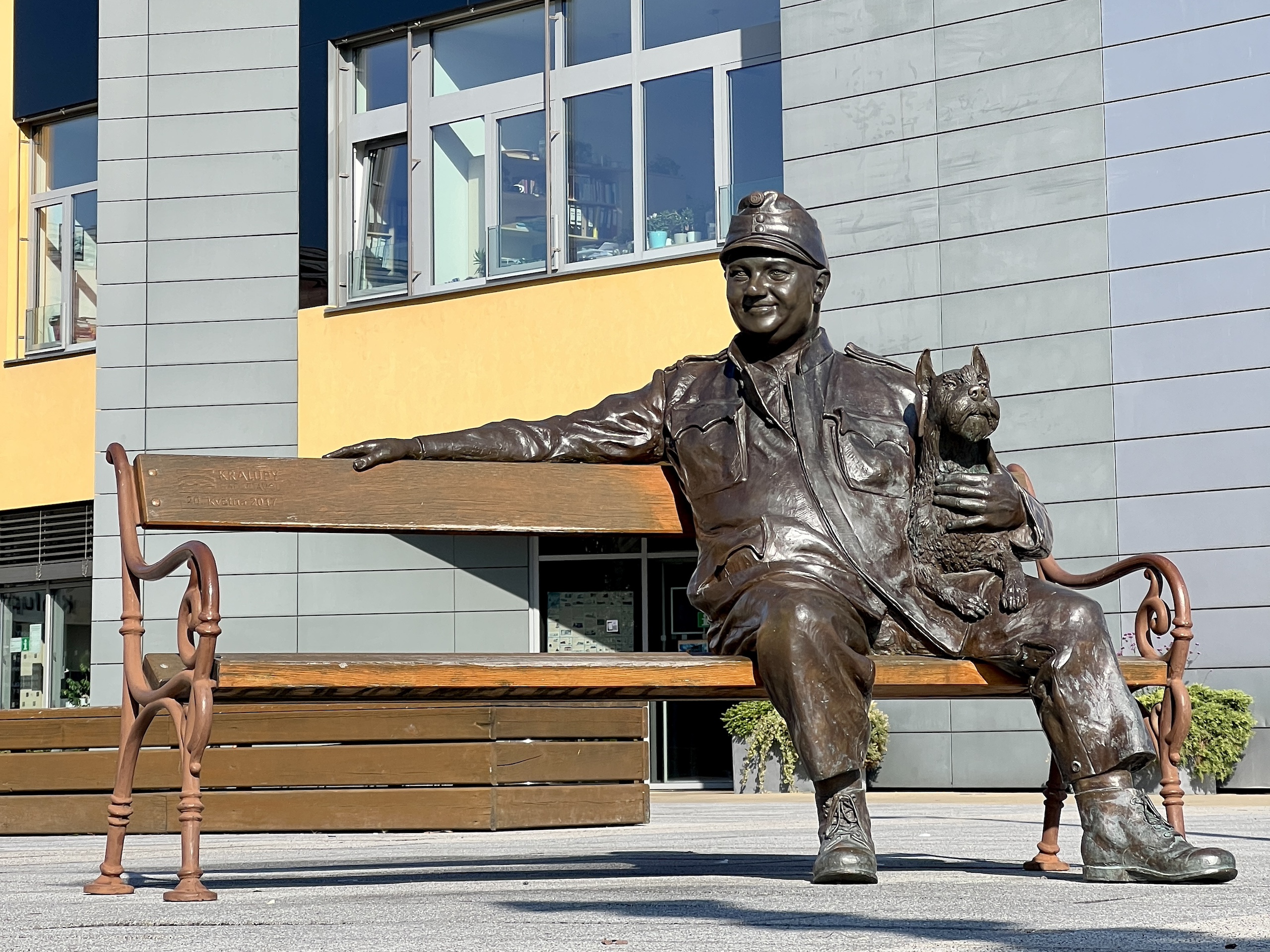 🚴 Za dobrým vojákem Švejkem na kole: Cyklotrasa z Prahy do Kralup nad Vltavou podél Vltavy