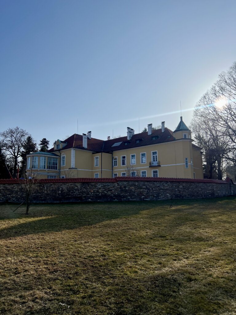 Starý zámek Ratboř