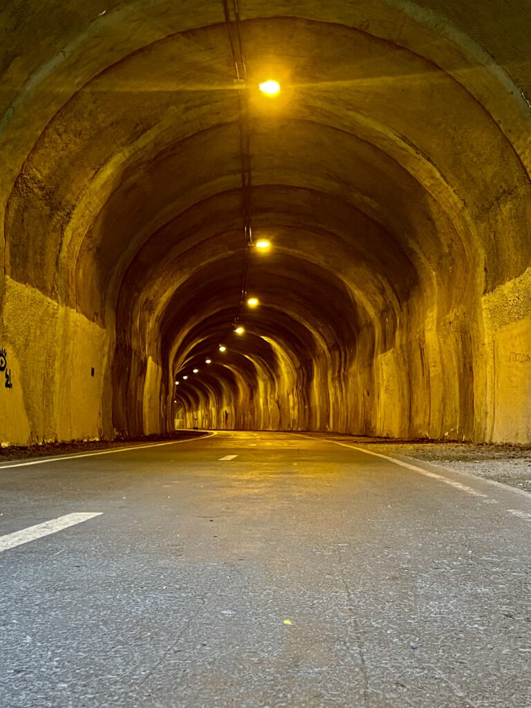 Tunel_Cyklostezka Vítkov_po bývalé železniční trati