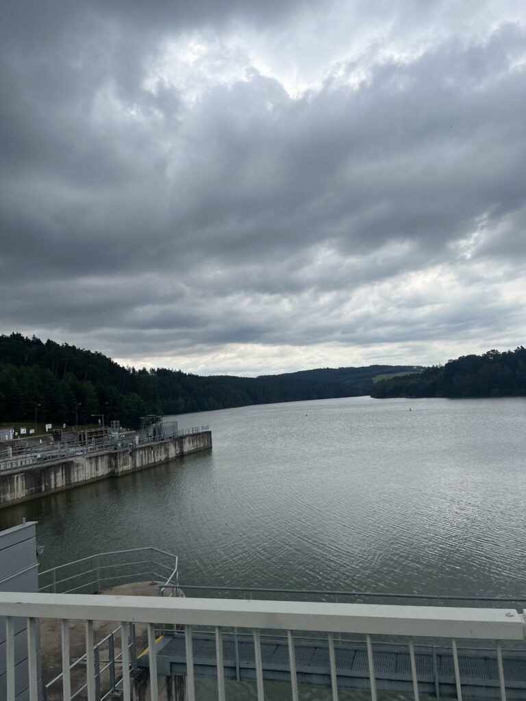 Vodní dílo Hněvkovice