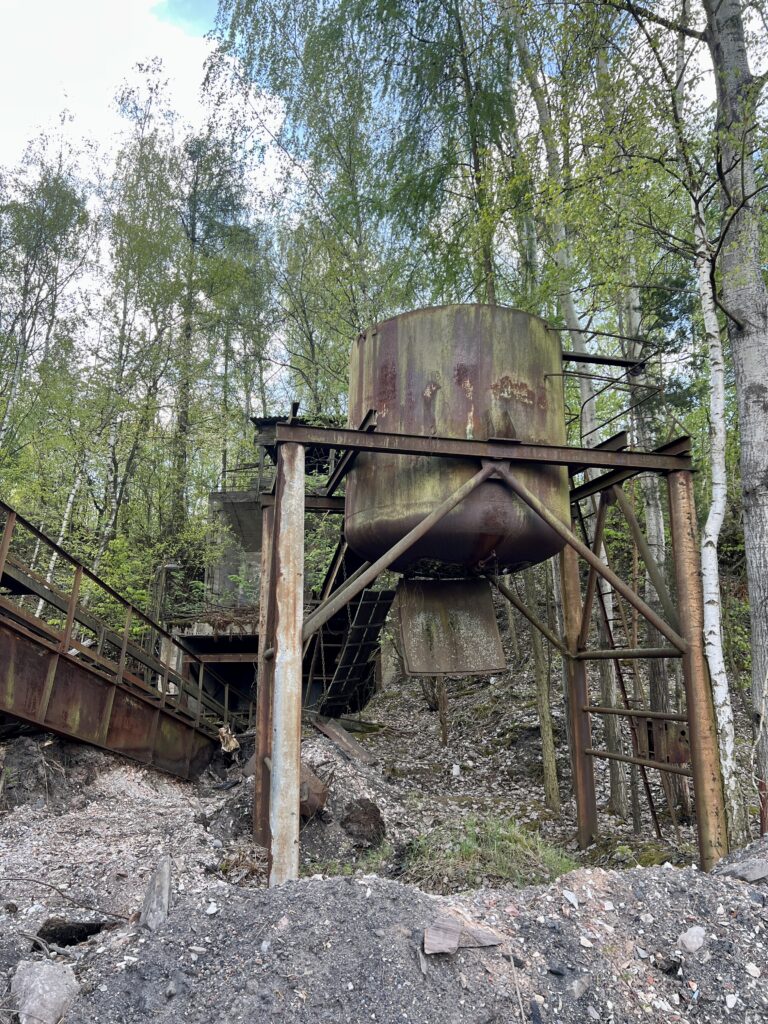 Artefakty u singletrailů Mayrau_Kladno