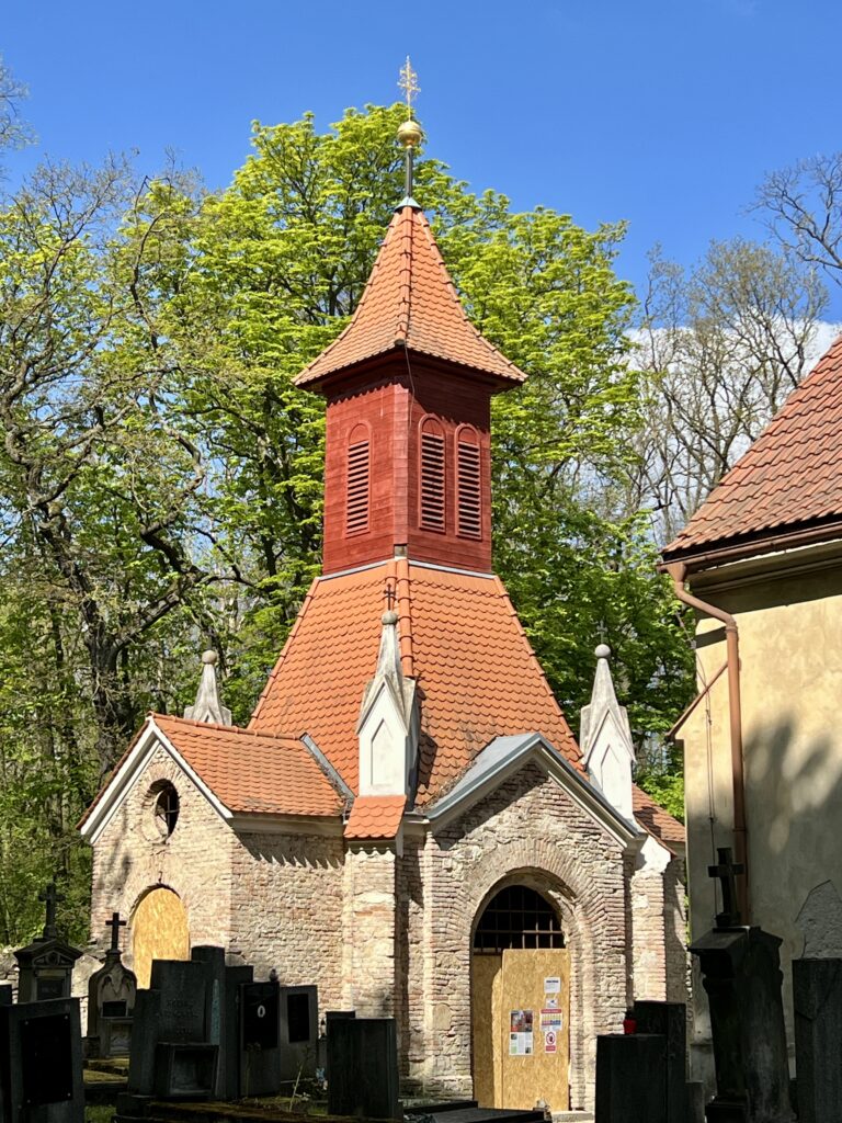 Márnice se zvonicí na hřbitově Svatého Jána_Kladno