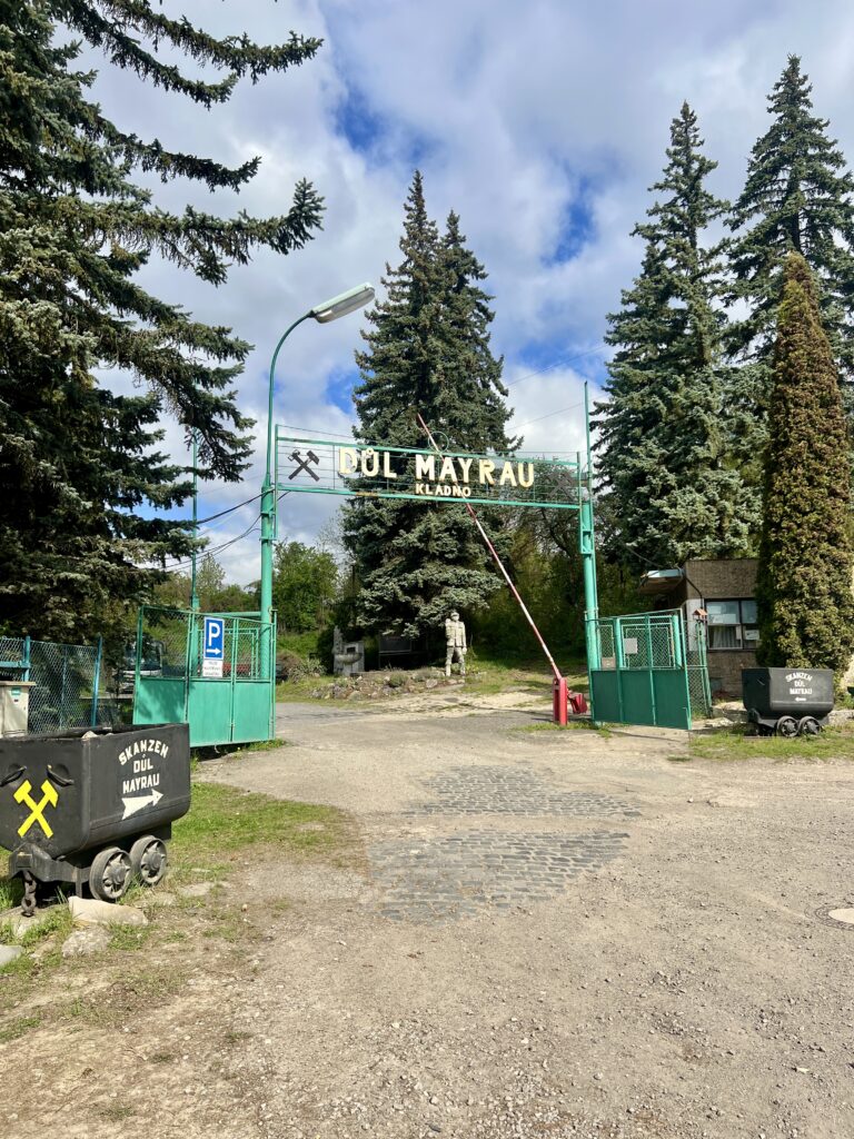 Vjezd do hornického skanzenu Mayrau_Kladno