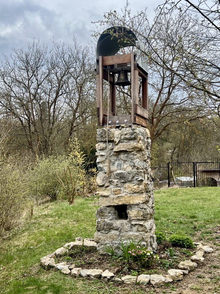 Zvonička_Praha Holyně_Údolí Dalejského potoka