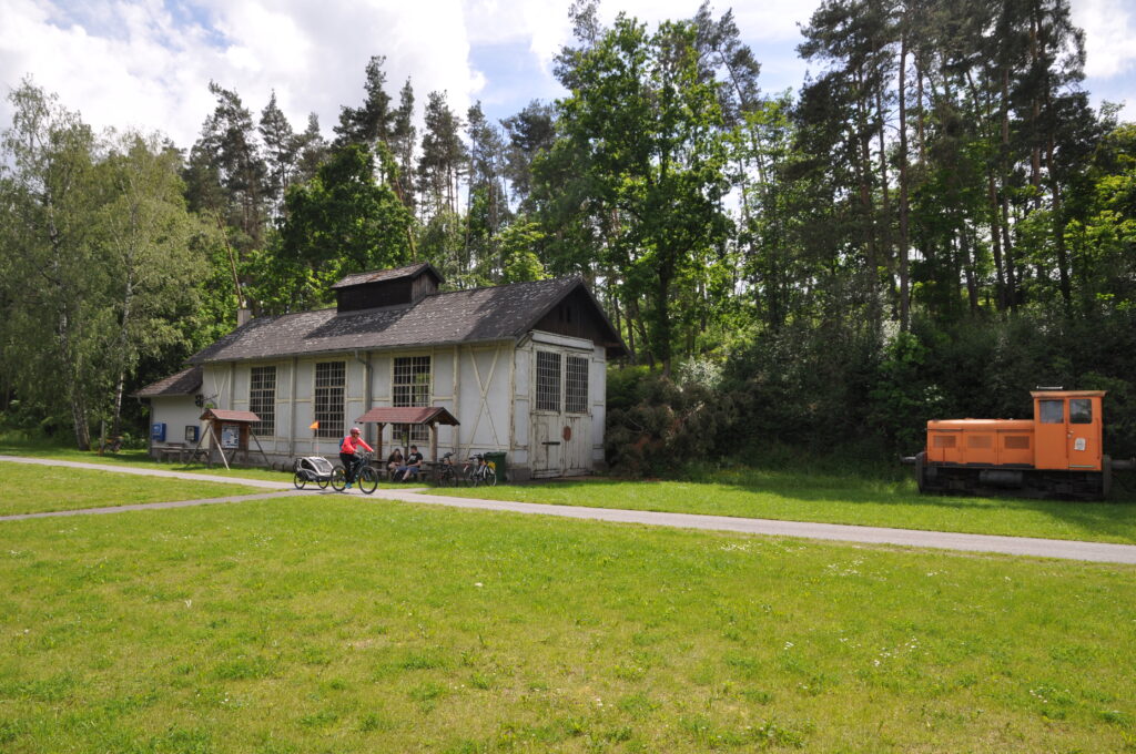 Bývalá železniční trať Slavonice-Waidhofen an der Thaya_Dnes cyklostezka