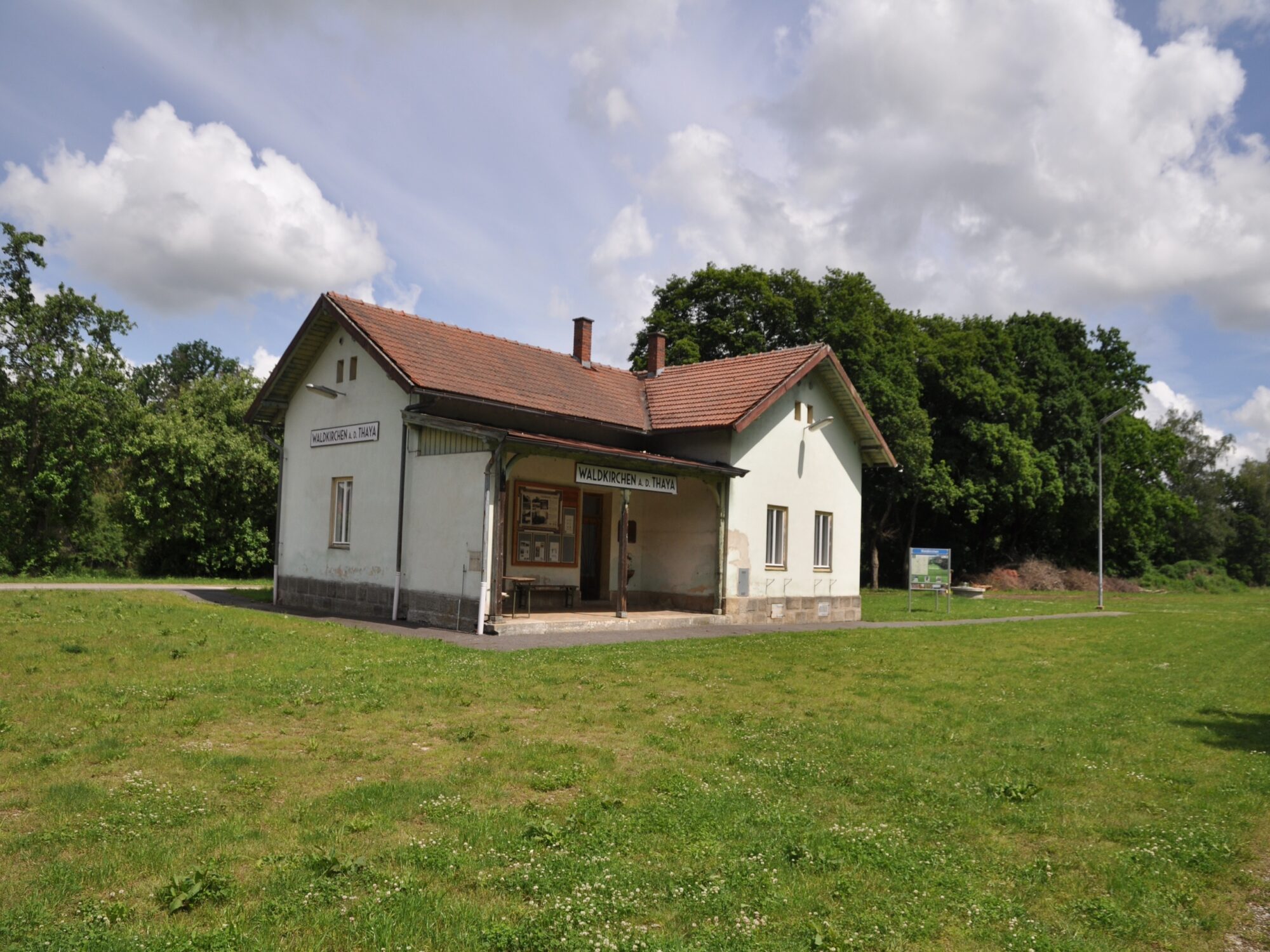 Bývalá železniční trať Slavonice-Waidhofen an der Thaya_Dnes cyklostezka
