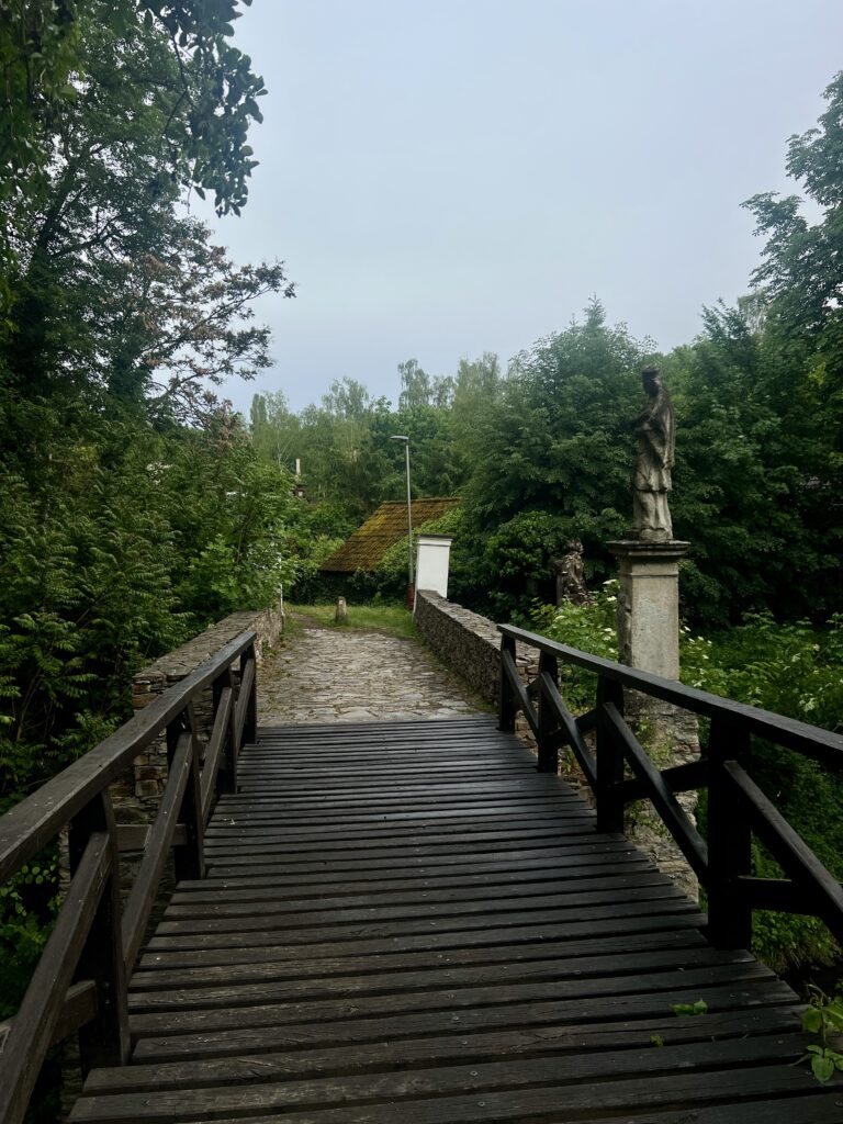 Most se sochou sv. Jana Nepomuckého