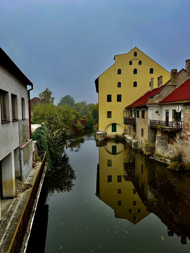 Mlýnský potok v Kostelci nad Labem_Cyklotrasa Mezi řekami